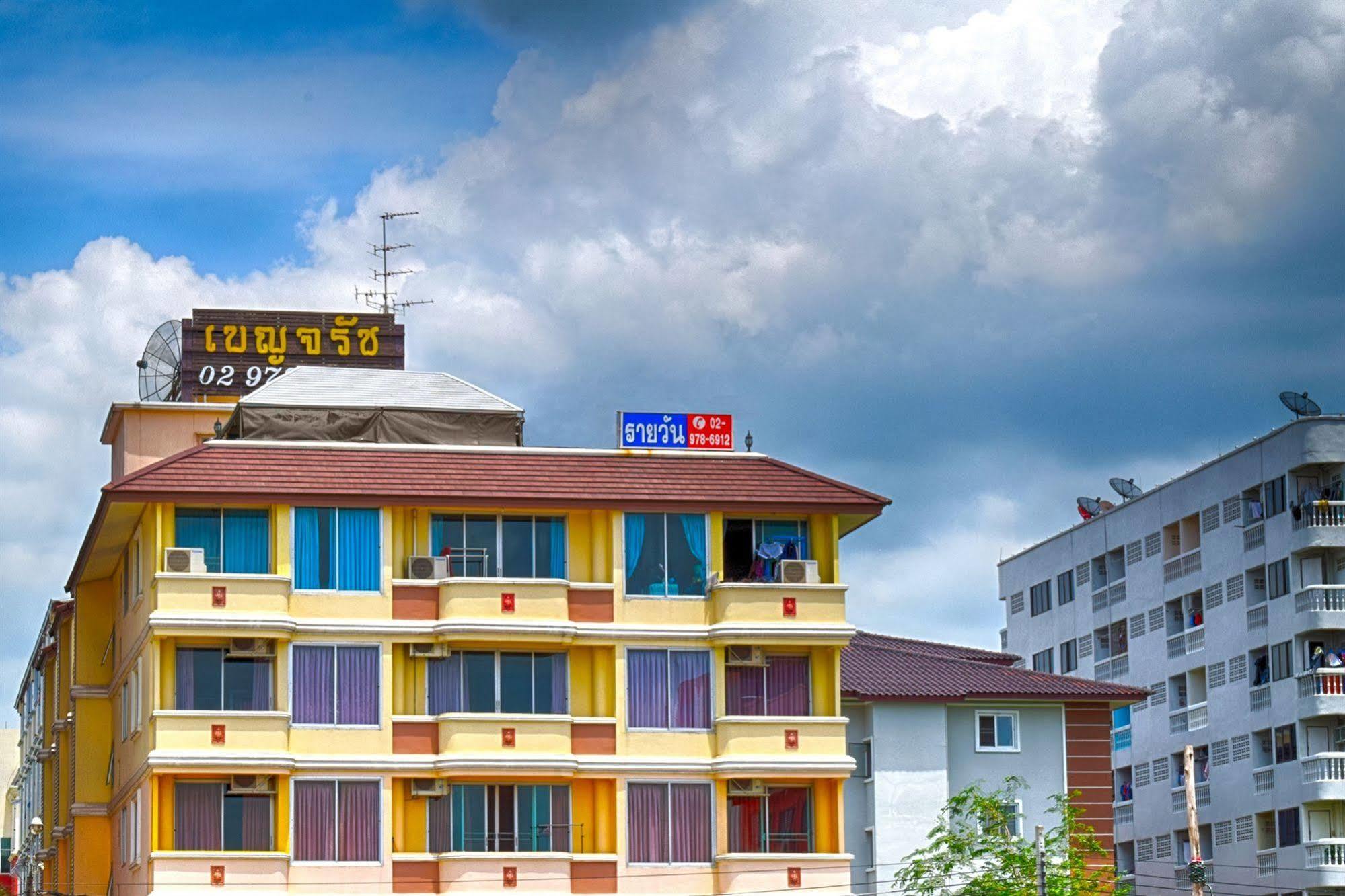 Benjaratch Boutique Apartment Bangkok Exterior foto